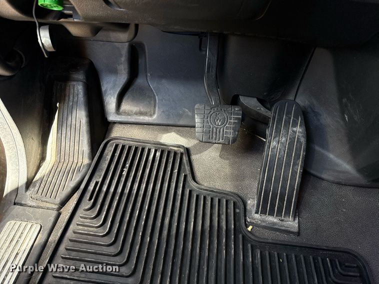 image for item EJ4576 2022 Kenworth T680 semi truck