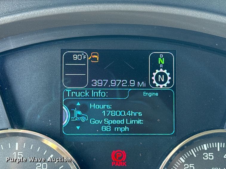 image for item EJ4576 2022 Kenworth T680 semi truck