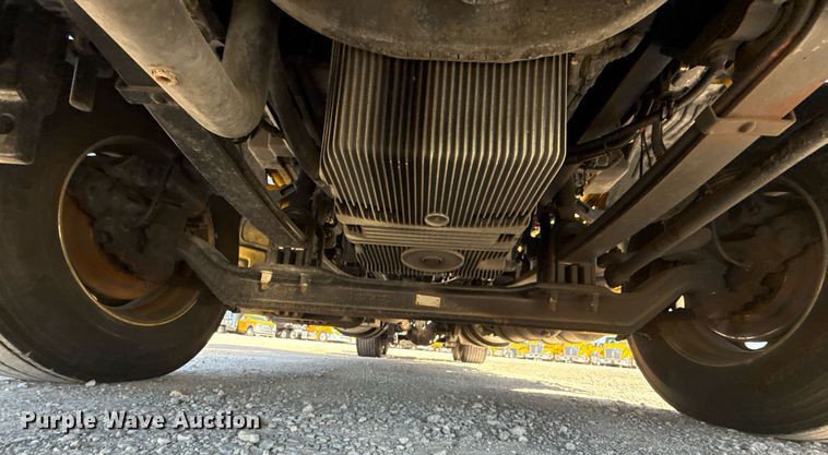 image for item EJ4576 2022 Kenworth T680 semi truck