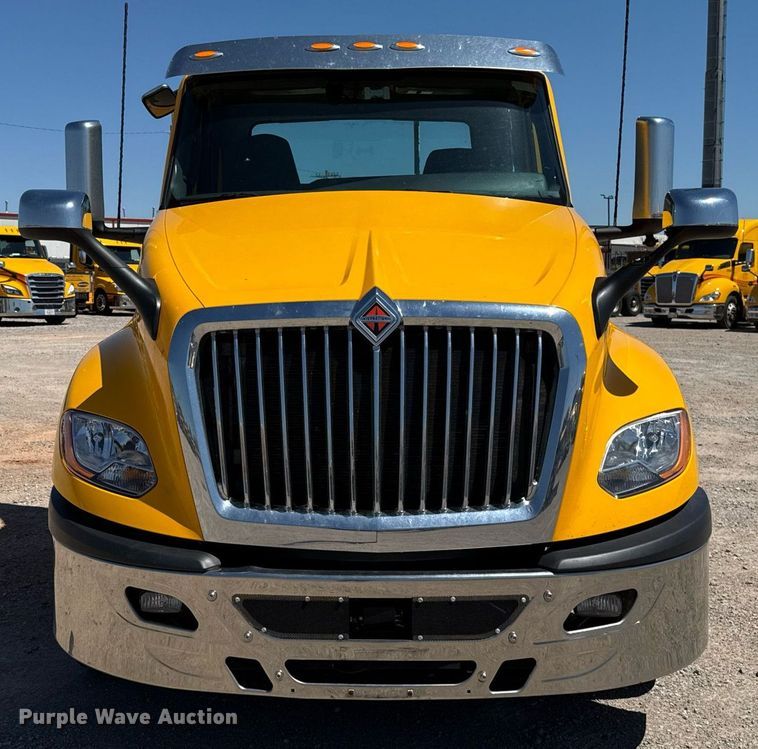 image for item EJ4577 2021 International LT625 semi truck