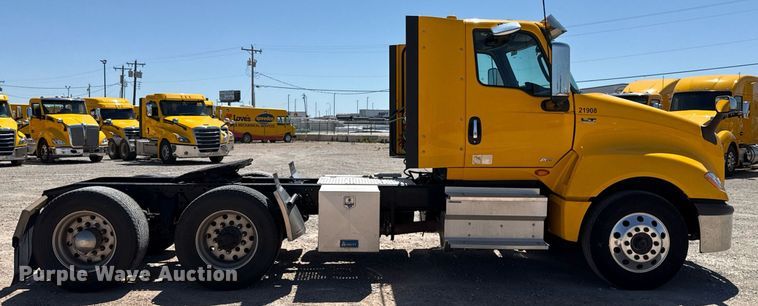 image for item EJ4577 2021 International LT625 semi truck