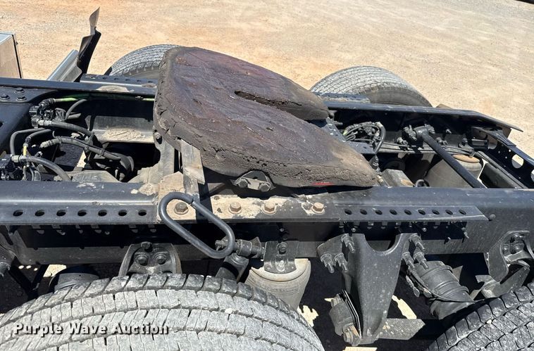 image for item EJ4577 2021 International LT625 semi truck