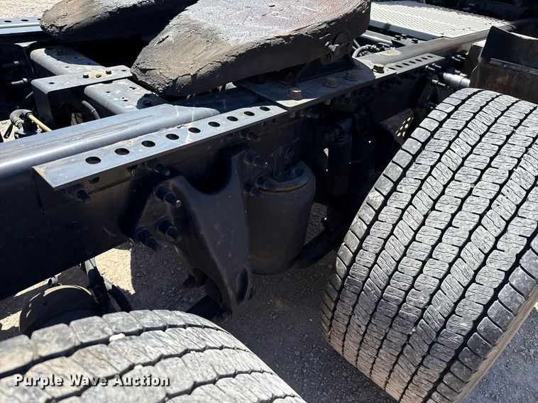 image for item EJ4577 2021 International LT625 semi truck