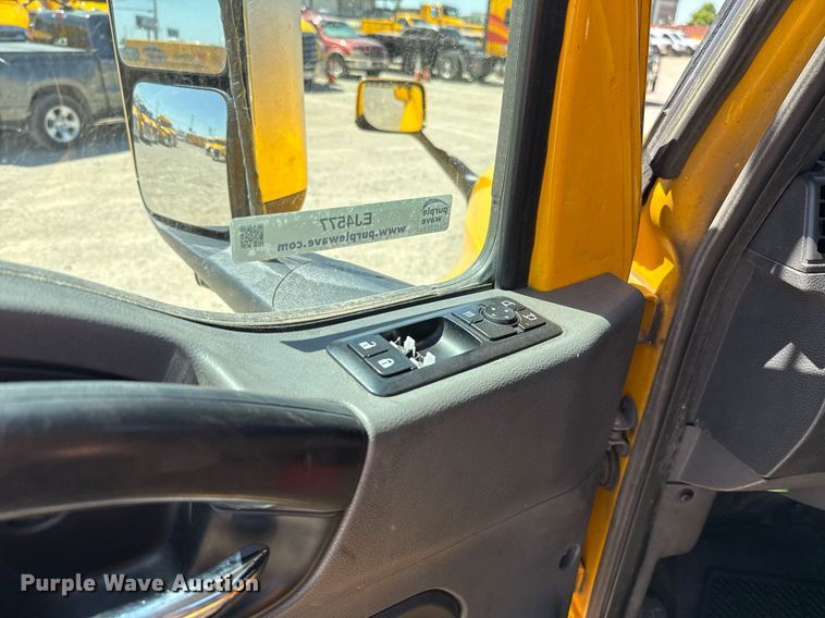 image for item EJ4577 2021 International LT625 semi truck