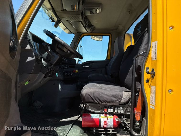 image for item EJ4577 2021 International LT625 semi truck