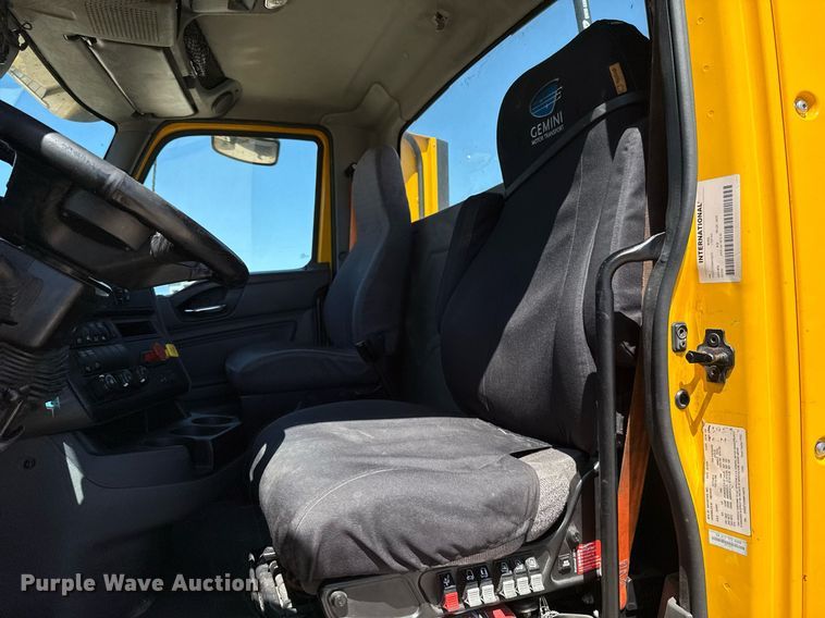 image for item EJ4577 2021 International LT625 semi truck