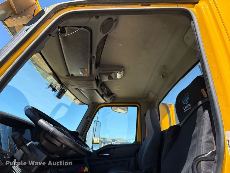 image for item EJ4577 2021 International LT625 semi truck