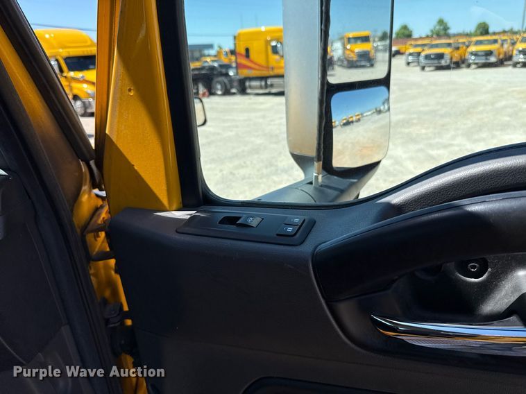 image for item EJ4577 2021 International LT625 semi truck