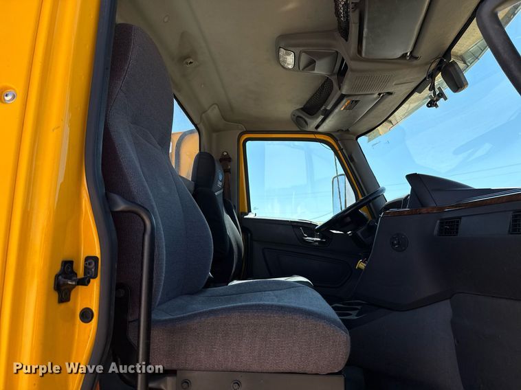 image for item EJ4577 2021 International LT625 semi truck