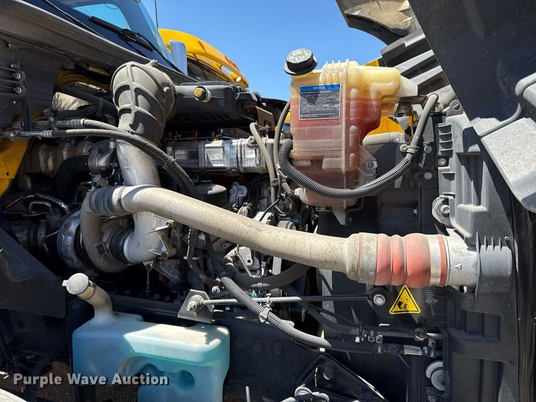 image for item EJ4577 2021 International LT625 semi truck