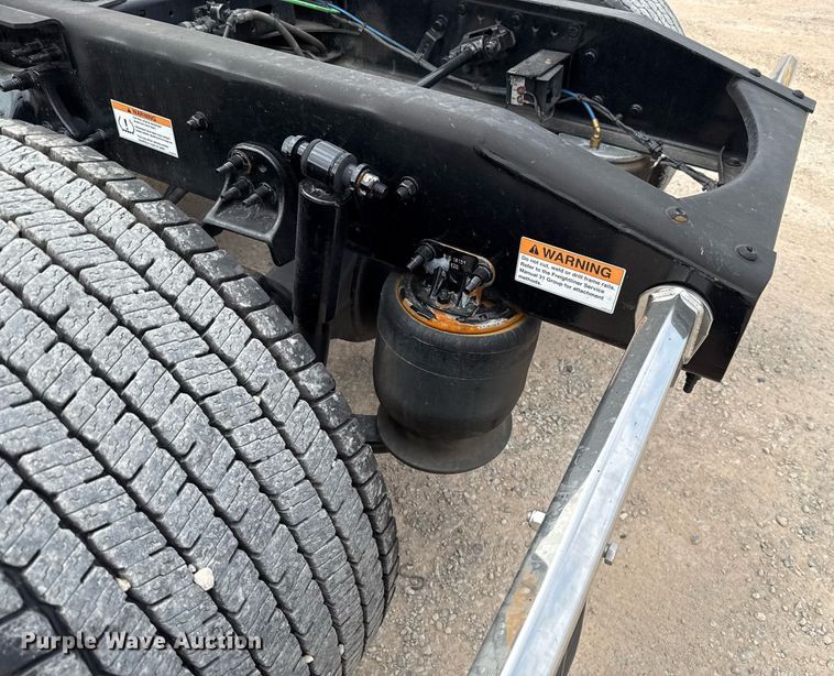 image for item EJ4578 2021 Freightliner Cascadia 126 semi truck