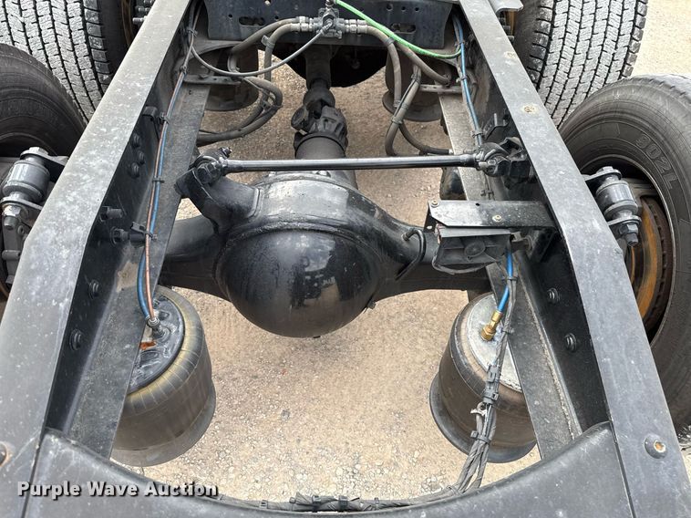 image for item EJ4578 2021 Freightliner Cascadia 126 semi truck