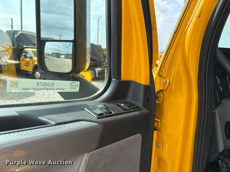 image for item EJ4578 2021 Freightliner Cascadia 126 semi truck