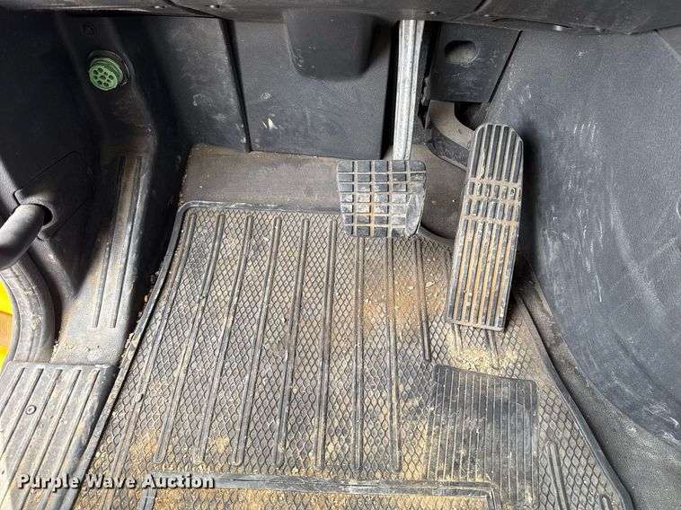 image for item EJ4578 2021 Freightliner Cascadia 126 semi truck