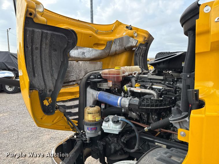 image for item EJ4578 2021 Freightliner Cascadia 126 semi truck