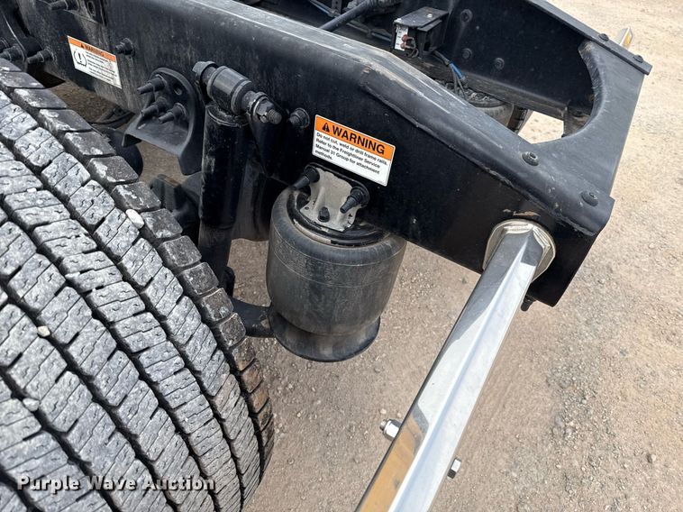 image for item EJ4579 2021 Freightliner Cascadia 126 semi truck