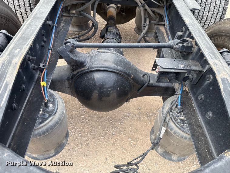 image for item EJ4579 2021 Freightliner Cascadia 126 semi truck