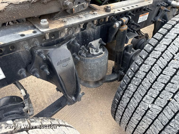 image for item EJ4579 2021 Freightliner Cascadia 126 semi truck