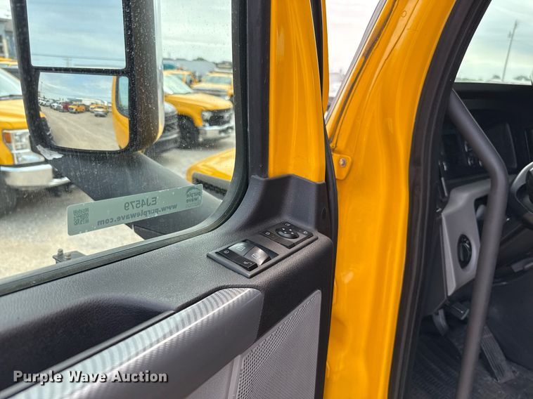 image for item EJ4579 2021 Freightliner Cascadia 126 semi truck