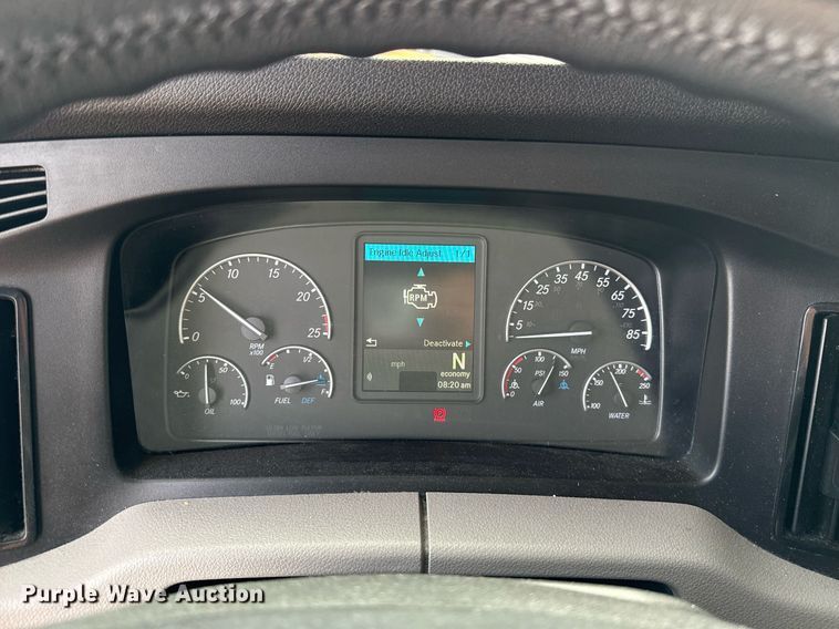 image for item EJ4579 2021 Freightliner Cascadia 126 semi truck