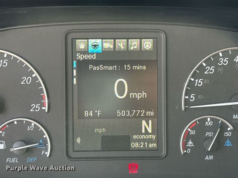 image for item EJ4579 2021 Freightliner Cascadia 126 semi truck