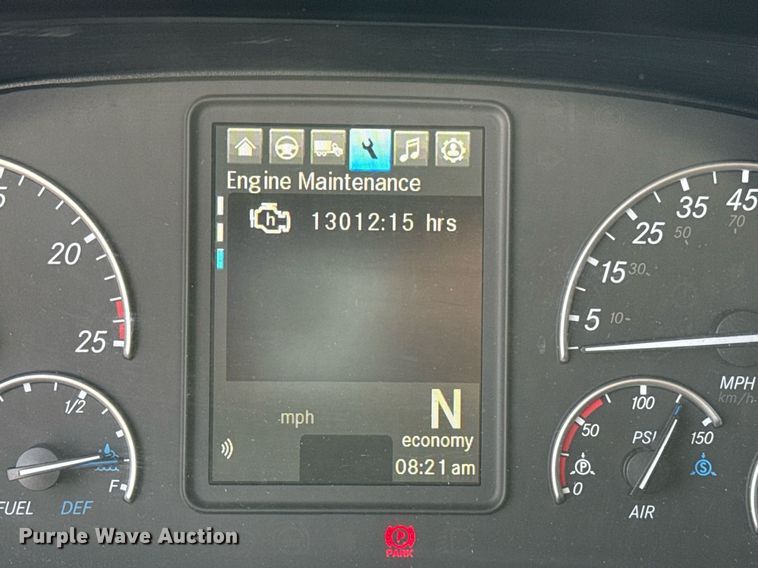 image for item EJ4579 2021 Freightliner Cascadia 126 semi truck