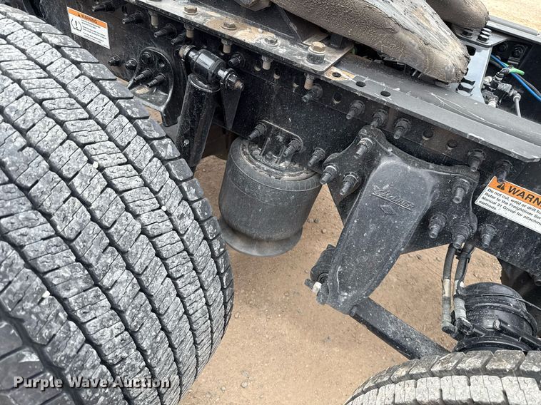 image for item EJ4580 2021 Freightliner Cascadia 126 semi truck