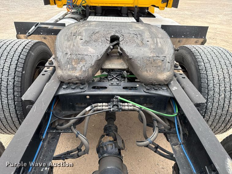 image for item EJ4580 2021 Freightliner Cascadia 126 semi truck