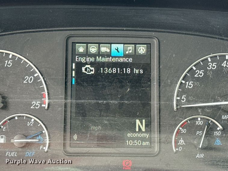 image for item EJ4580 2021 Freightliner Cascadia 126 semi truck