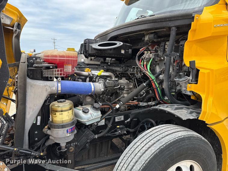 image for item EJ4580 2021 Freightliner Cascadia 126 semi truck