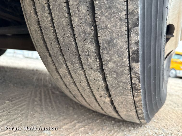 image for item EJ4580 2021 Freightliner Cascadia 126 semi truck