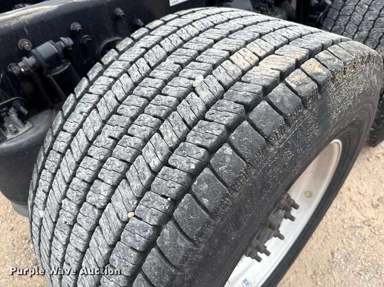 image for item EJ4580 2021 Freightliner Cascadia 126 semi truck