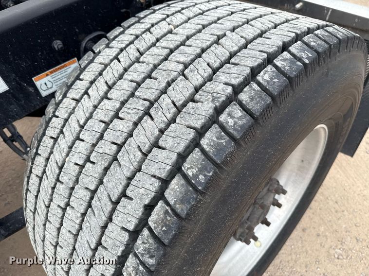 image for item EJ4580 2021 Freightliner Cascadia 126 semi truck