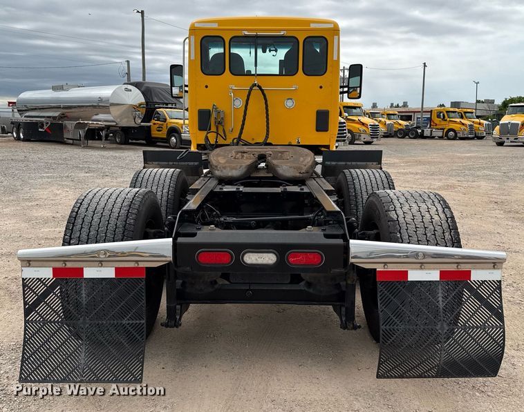 image for item EJ4581 2021 Kenworth T680 semi truck