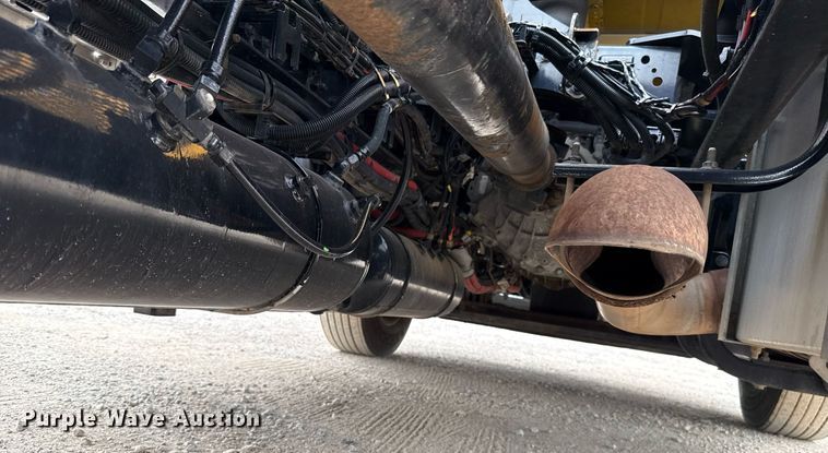 image for item EJ4581 2021 Kenworth T680 semi truck