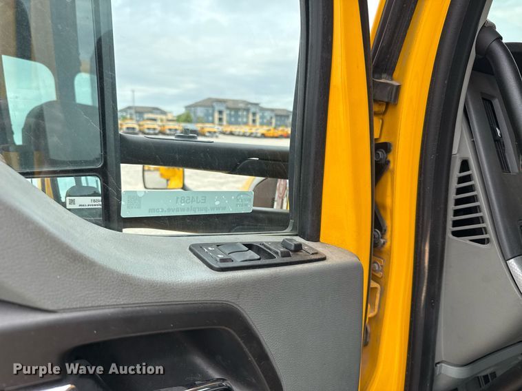 image for item EJ4581 2021 Kenworth T680 semi truck