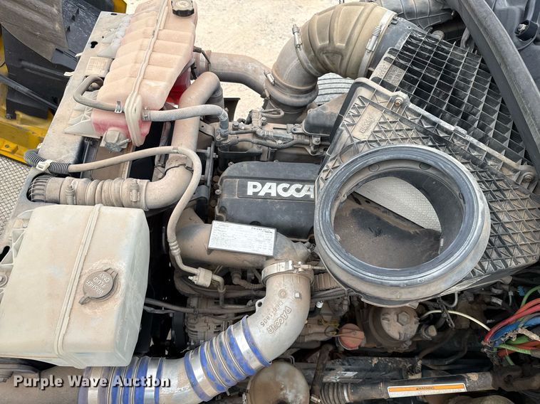 image for item EJ4581 2021 Kenworth T680 semi truck