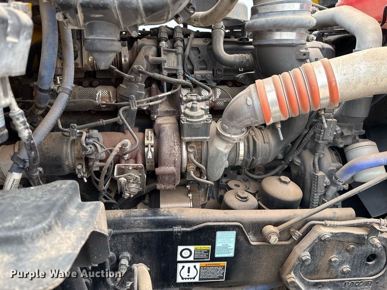 image for item EJ4581 2021 Kenworth T680 semi truck