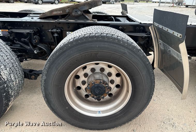 image for item EJ4581 2021 Kenworth T680 semi truck