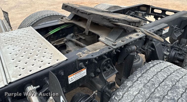 image for item EJ4582 2021 Freightliner Cascadia 126 semi truck