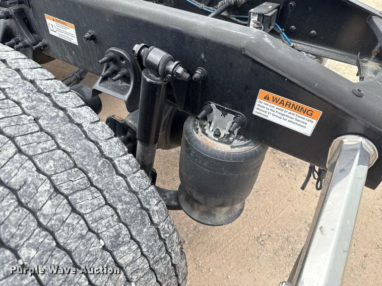 image for item EJ4582 2021 Freightliner Cascadia 126 semi truck