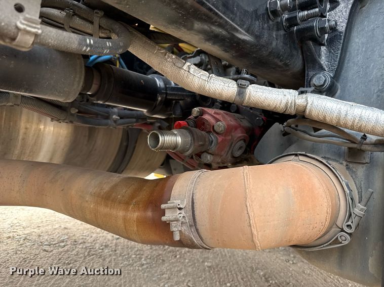 image for item EJ4582 2021 Freightliner Cascadia 126 semi truck