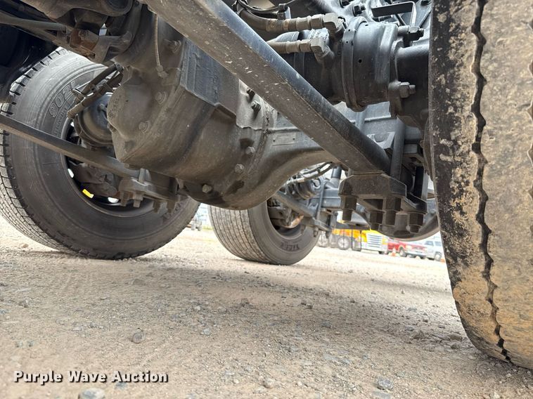 image for item EJ4582 2021 Freightliner Cascadia 126 semi truck