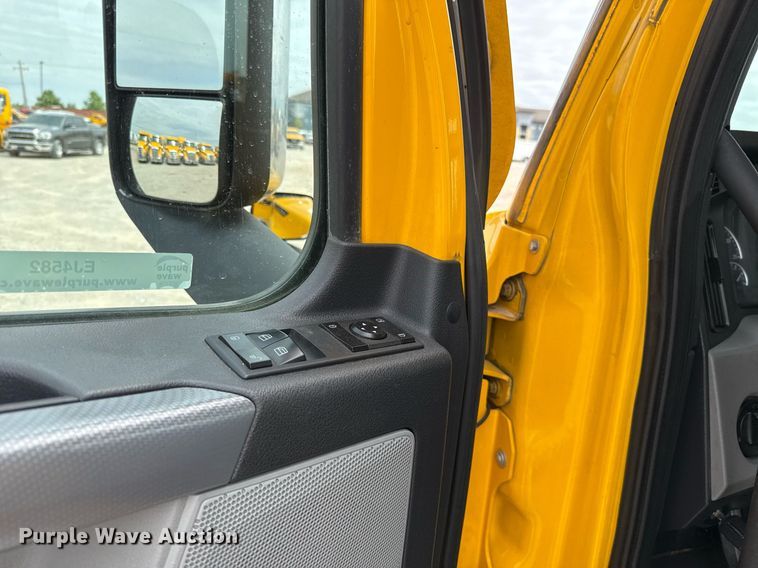 image for item EJ4582 2021 Freightliner Cascadia 126 semi truck