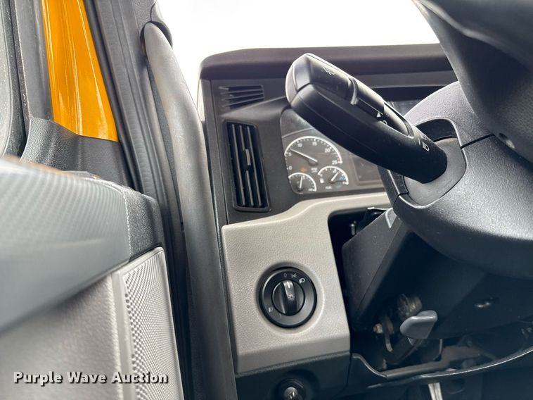 image for item EJ4582 2021 Freightliner Cascadia 126 semi truck