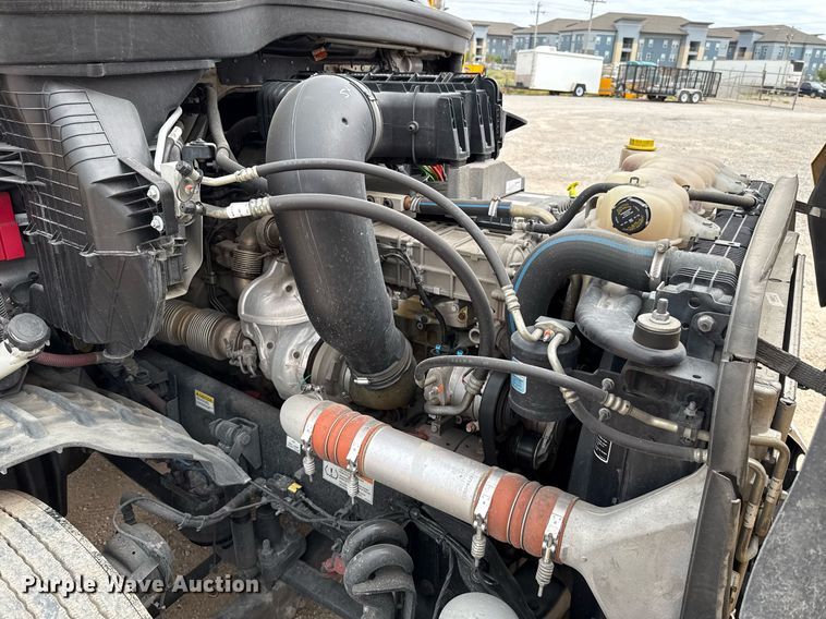 image for item EJ4582 2021 Freightliner Cascadia 126 semi truck