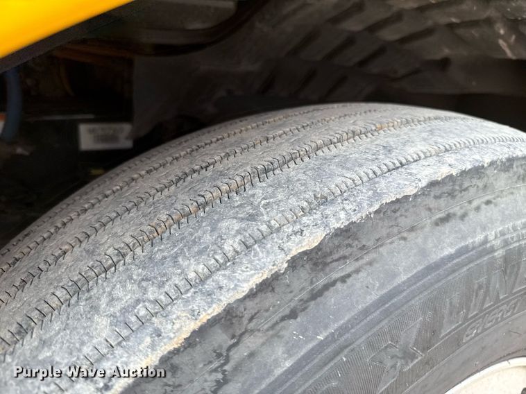 image for item EJ4582 2021 Freightliner Cascadia 126 semi truck