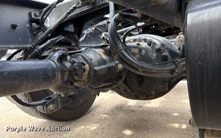 image for item EJ4583 2022 Kenworth T680 semi truck