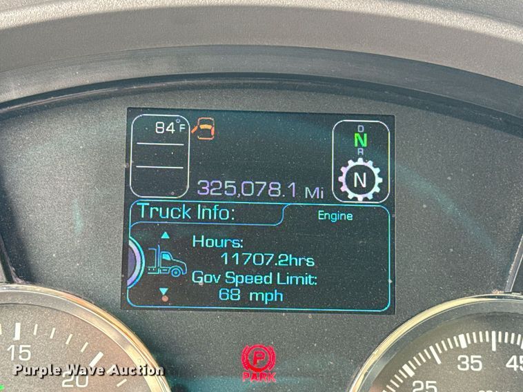 image for item EJ4583 2022 Kenworth T680 semi truck