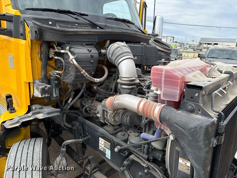 image for item EJ4583 2022 Kenworth T680 semi truck